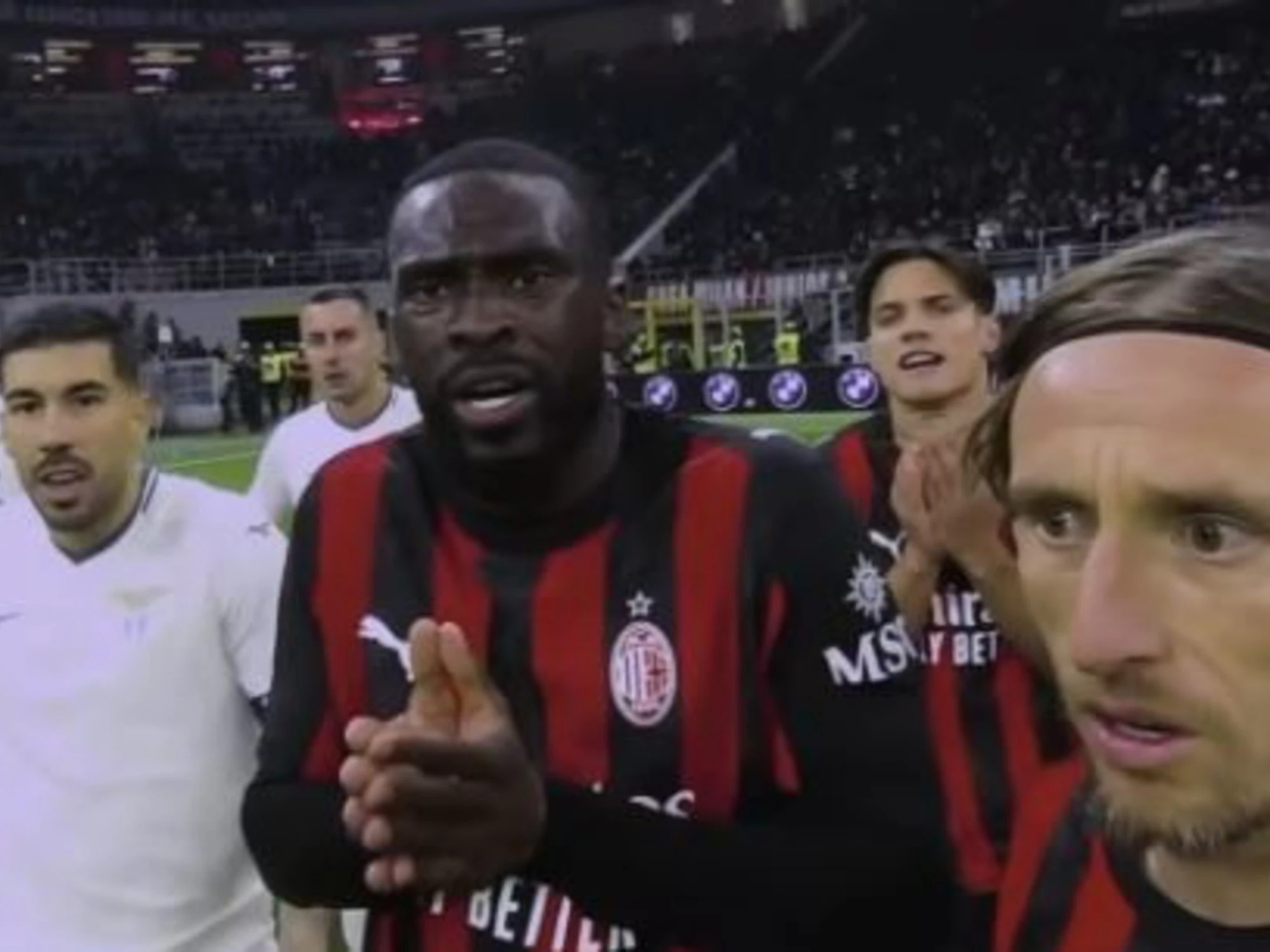 Milan-Lazio, clamoroso: cosa svela la telecamera dell'arbitro