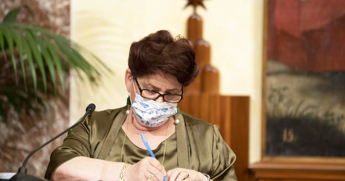 Teresa Bellanova, tensione al vertice con Conte: “E il piano vaccinale?”, premier inchiodato alle sue responsabilità