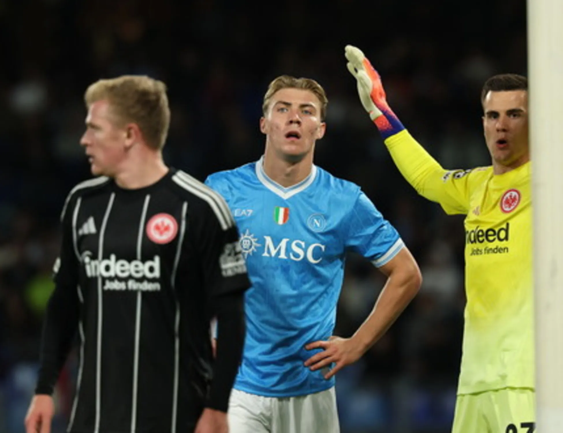 Napoli, &egrave; solo 0-0 con l'Eintracht. Champions, Conte rischia