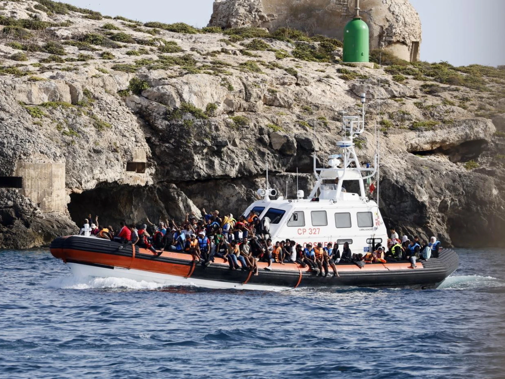 Noi, i migranti e la lezione della Francia