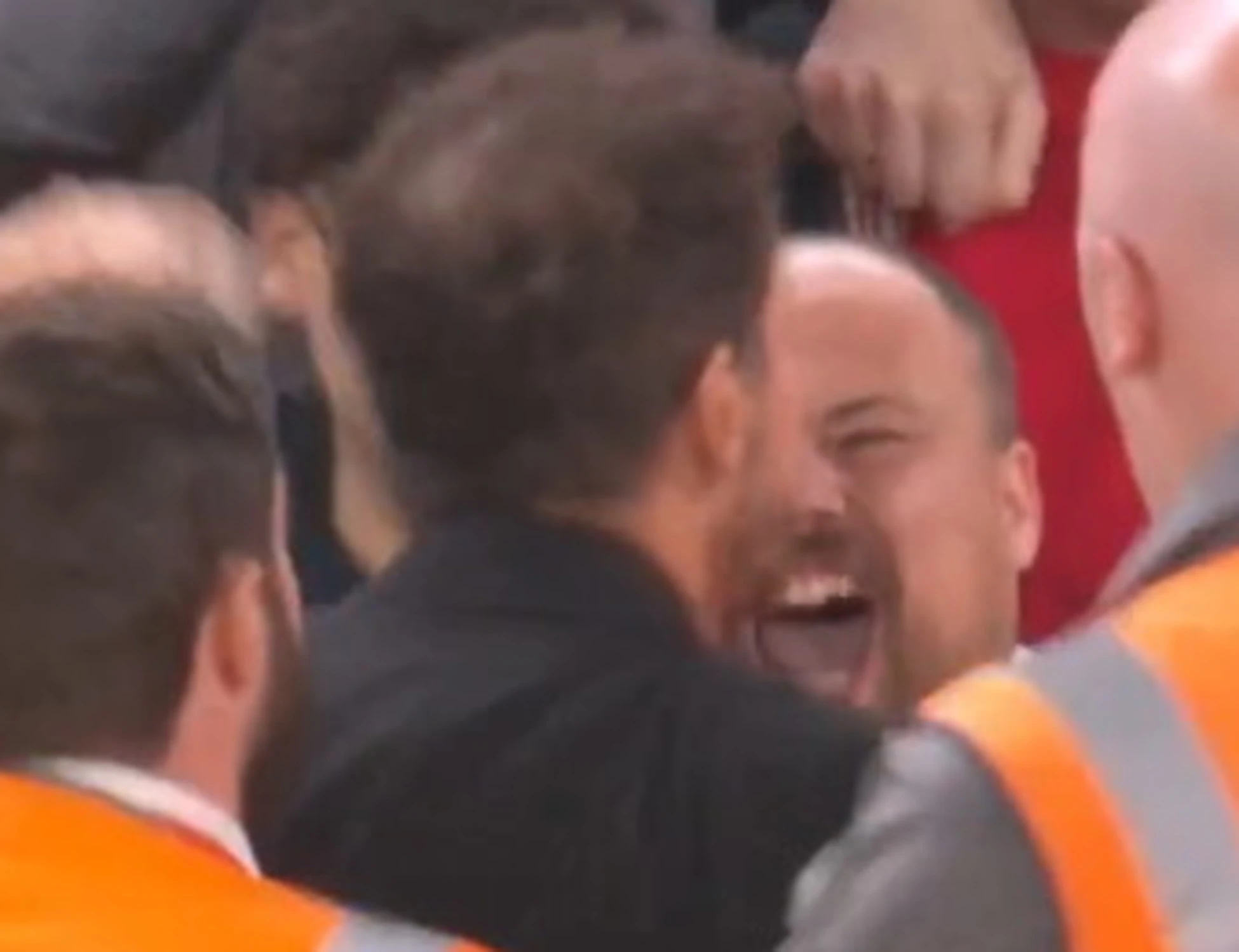 Simeone, brutale rissa col tifoso? E nella notte... che umiliazione!