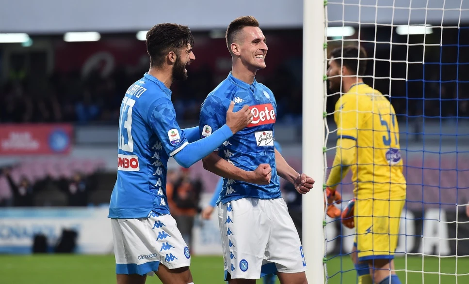 Il Napoli batte il Frosinone 4-0 e allunga sull'Inter: ora è a +6 in classifica