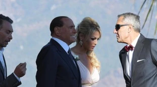 Silvio Berlusconi e Francesca Pascale, parla l'amico Dandolo: "Nessuno lo sa, ma si sono sposati"
