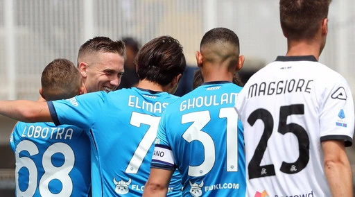 Il Napoli domina lo Spezia al Picco: un secco 3-0 che rende questa stagione ancor più amara