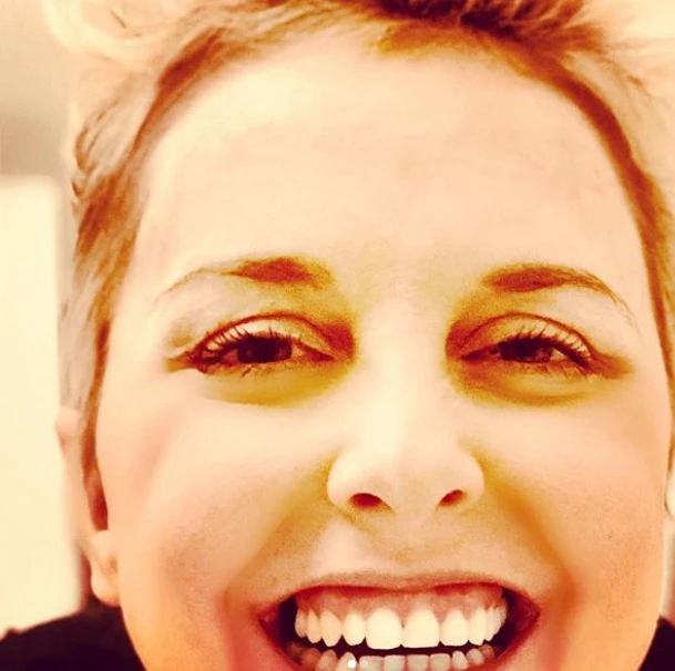 Nadia Toffa si mostra senza la parrucca: "Così piaccio al mio amore grande"