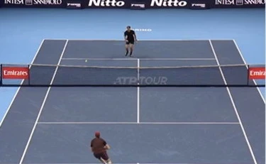 Sinner liquida Zverev, il punto che fa impazzire Torino: è semfinale Finals