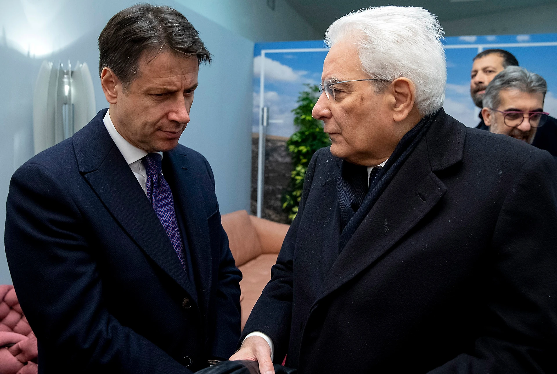 Bankitalia, Sergio Mattarella chiama ma Giuseppe Conte non risponde: verso il crac definitivo?