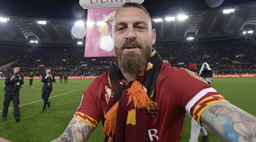 Daniele De Rossi, il giallorosso si confessa a cuore aperto: "Vorrei allenare la Roma ma devo meritarlo"