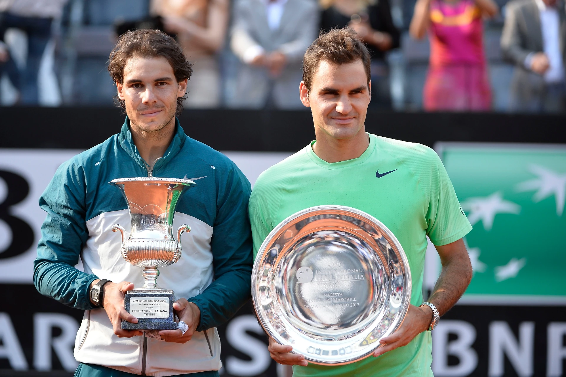 Rafa Nadal delizia Parigi e suona il canto del cigno a Federer