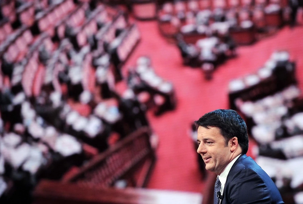 Pd nel caos, la minoranza si ribella a Renzi e lascia l'aula