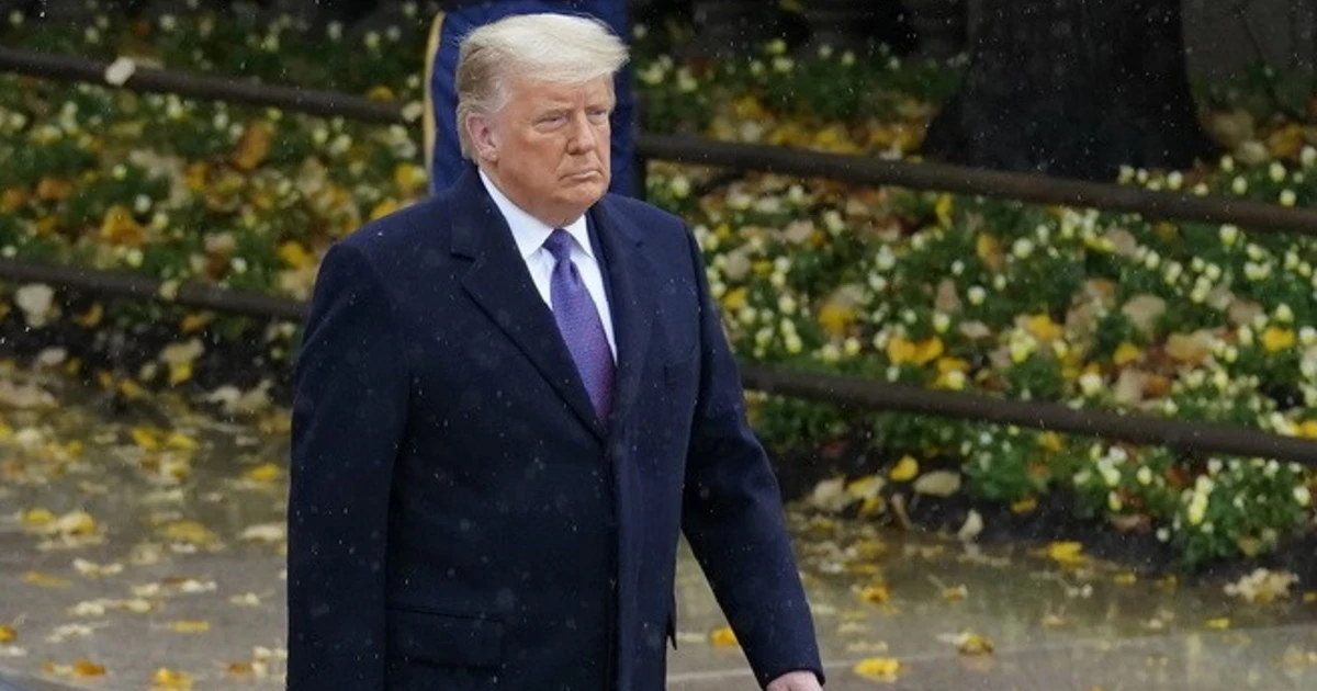 Melania Trump, alle spalle di Donald lo sconvolgente gesto col giovane militare: senza precedenti, qui crolla tutto