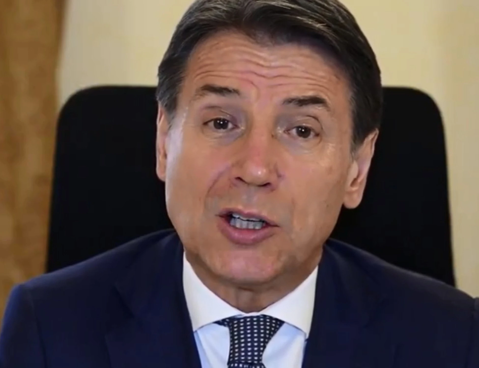 Conte, "io sono pronto": Atreju, altro sfregio alla Schlein in fuga