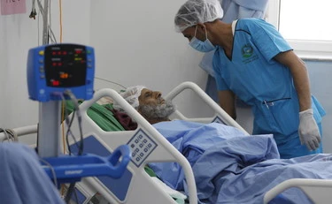 Ravenna, genitali in faccia all'86enne: orrore del marocchino in ospedale