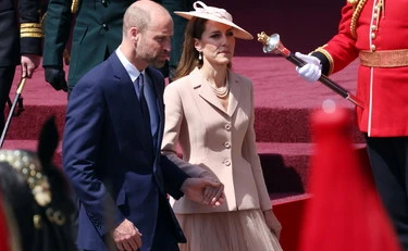 https://media.liberoquotidiano.it/EyfnmFwRzRimWV9A_ttsqUYIPQN889Hzdr_gKarjMJg/width:800/quality:90/aW1hZ2VzLzIwMjUvMTAvMjQvMDgwMjQ1NTE4LTJkNWZhMDg4LTMxMzEtNGVmMi04MjczLTJkZTRiMWVkYjJlMi5qcGc.webp