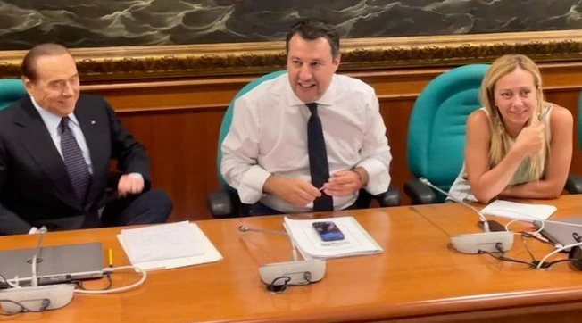 Sondaggio, l'abisso che separa centrodestra e centrosinistra