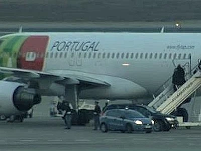 Fabrizio Corona arrivato a Malpensa, sarà ora trasferito nel carcere di Busto Arsizio