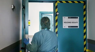 Coronavirus, il bollettino del 4 luglio: lieve aumento di contagi e vittime, ecco le cifre