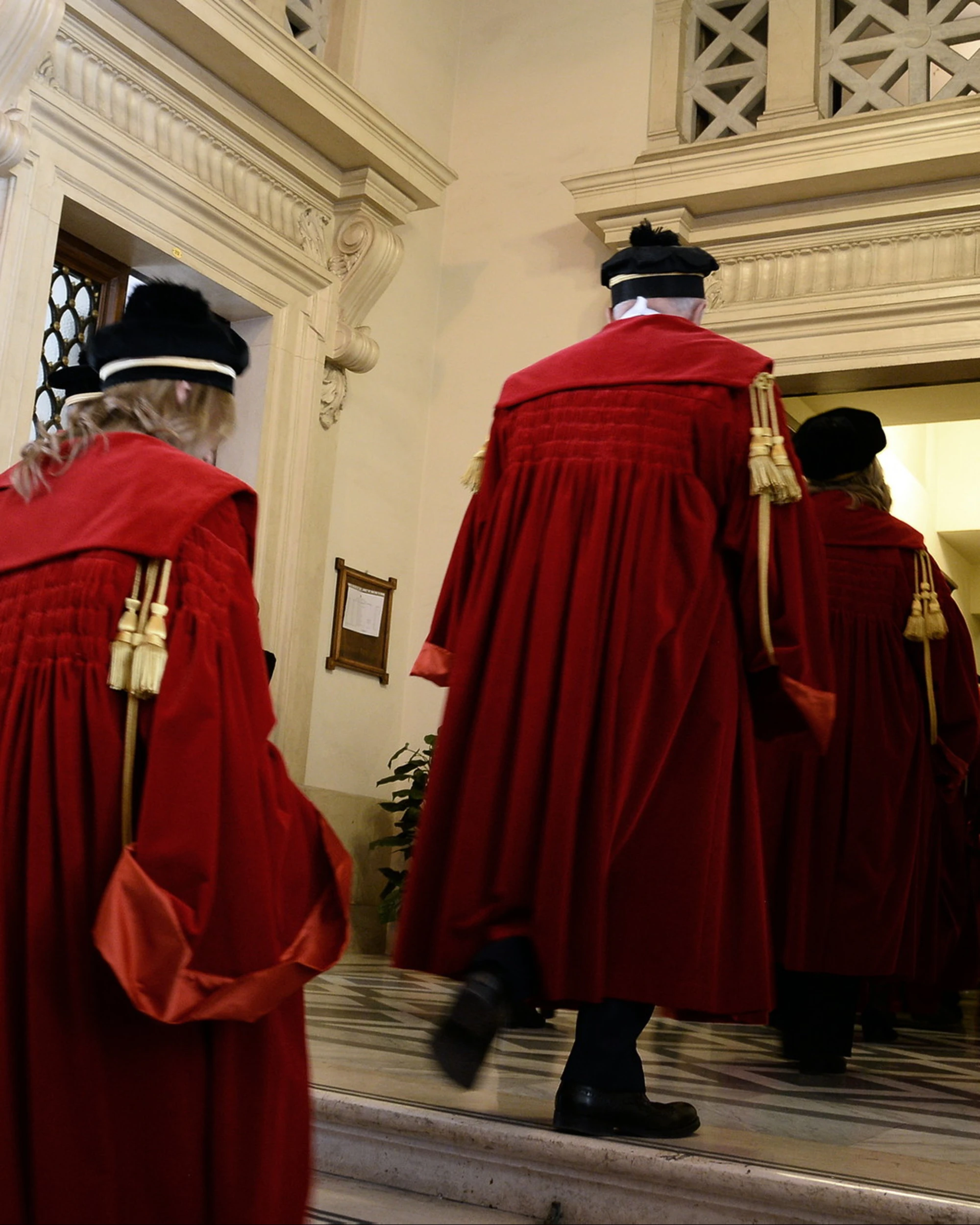 Anm, il manifesto scatena il caos: bordate contro i magistrati