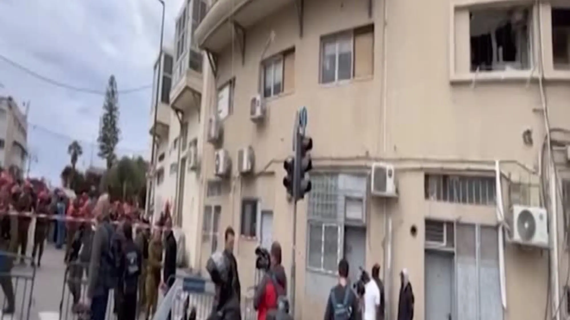 Iran, nuovo attacco missilistico su Tel Aviv: almeno due feriti