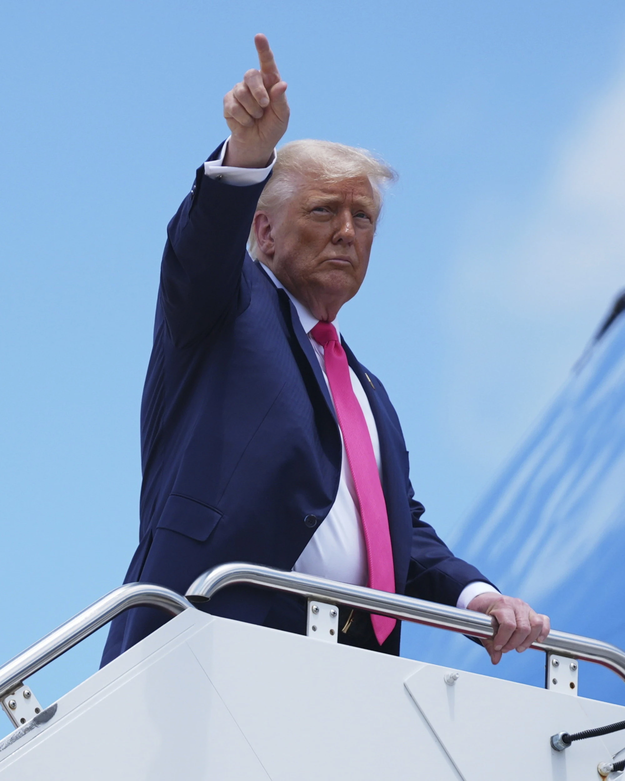 Ucraina, la strategia dei salotti progressisti: insultare Trump in ogni caso