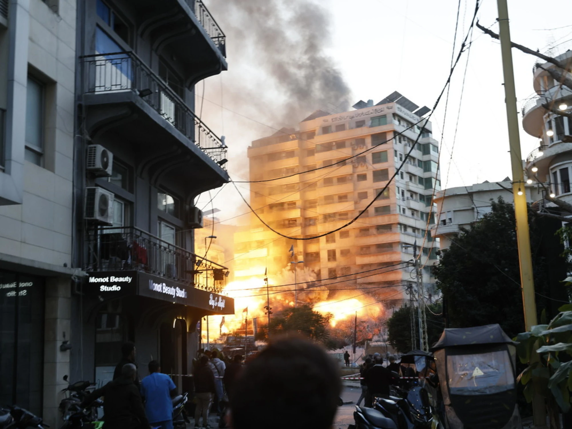 Iran, la giornata. IdF: "Guerra almeno fino alla Pasqua ebraica". "Khamenei, dubbi sul figlio"