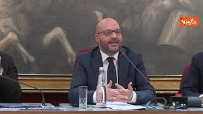 Lorenzo Fontana: Manifestazioni sintomo di democrazia, ma non si possono attaccare Forze dell'ordine