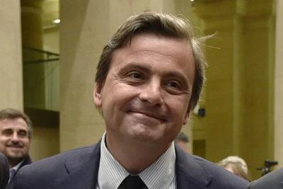 Una follower 'chiama' e Calenda risponde