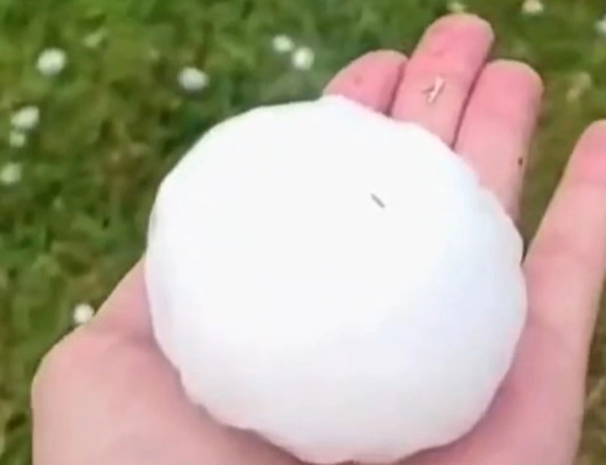 Meteo, grandinate estreme a giugno: dove e quando