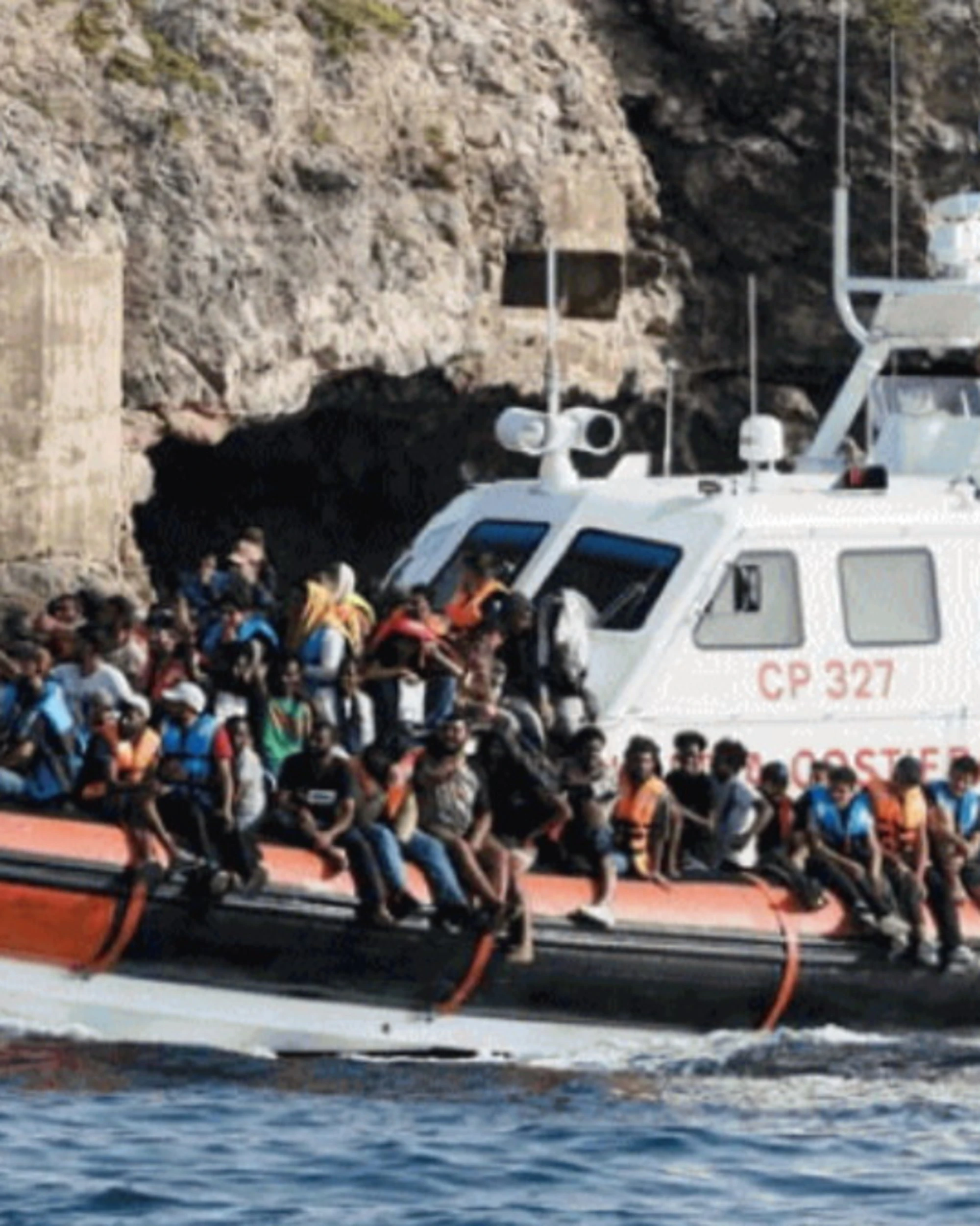 Unione europea contro i suoi giudici: "Subito nuove norme per rimpatriare i migranti"
