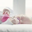 Abusava della figlia neonata