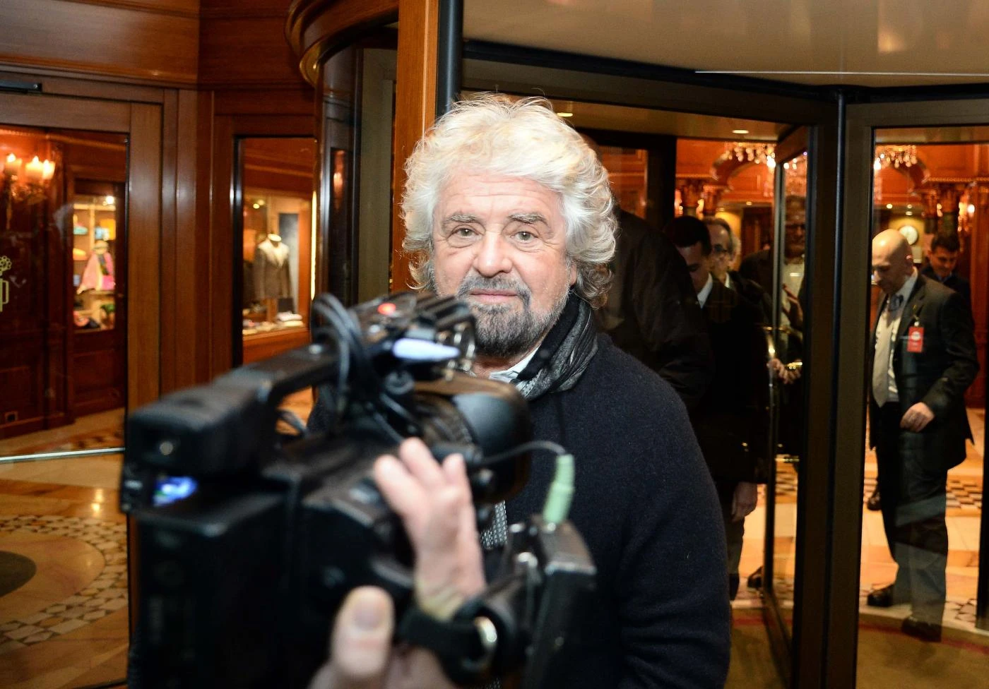 Beppe Grillo, rottura con Luigi Di Maio sul governo: Dagospia, M5s verso il suicidio