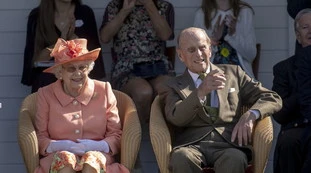 Principe Filippo morto? La smentita della Royal Family, ma qualcosa non torna: le voci sulla Regina Elisabetta