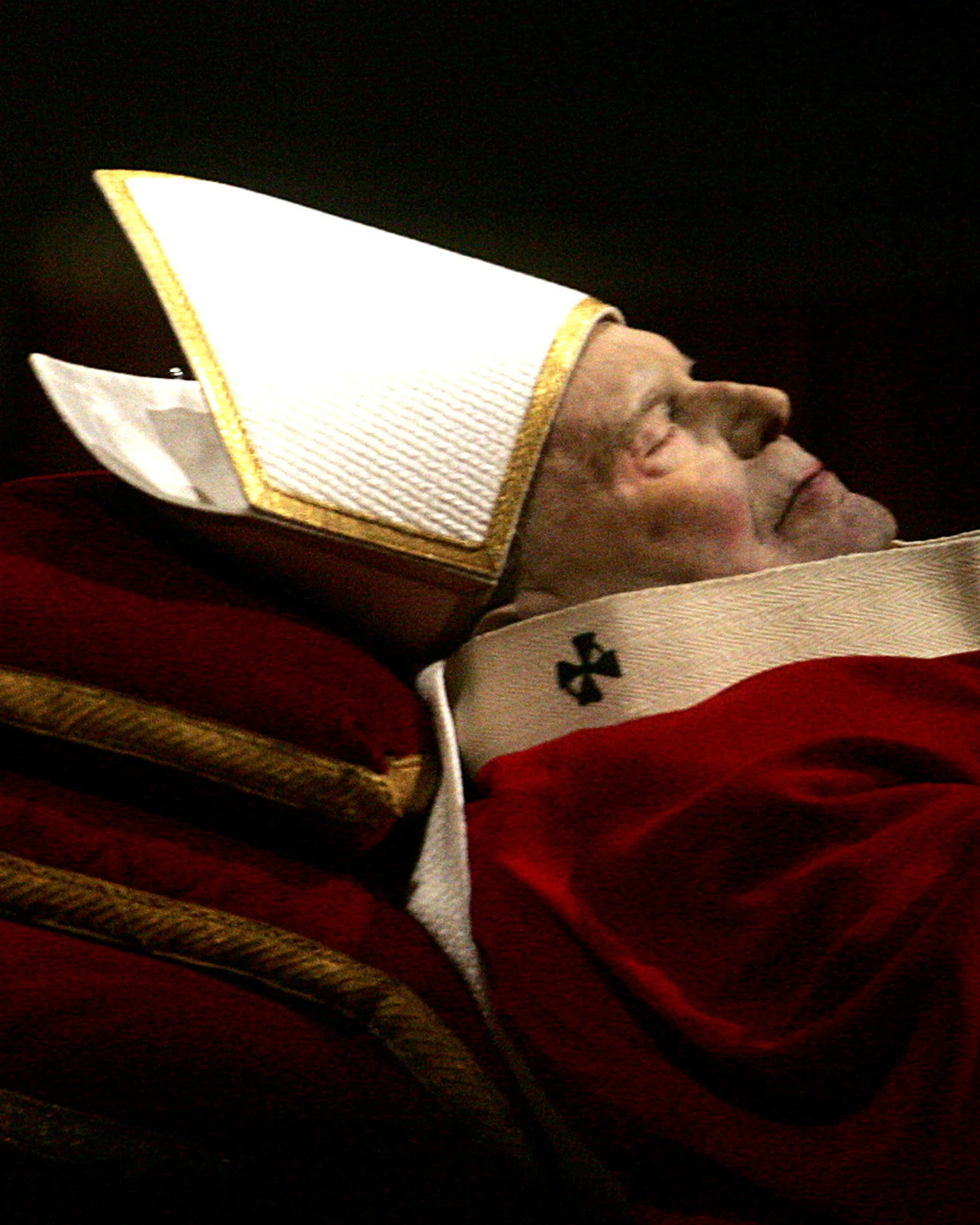 "Tanatoprassi sul corpo del Papa": cosa è