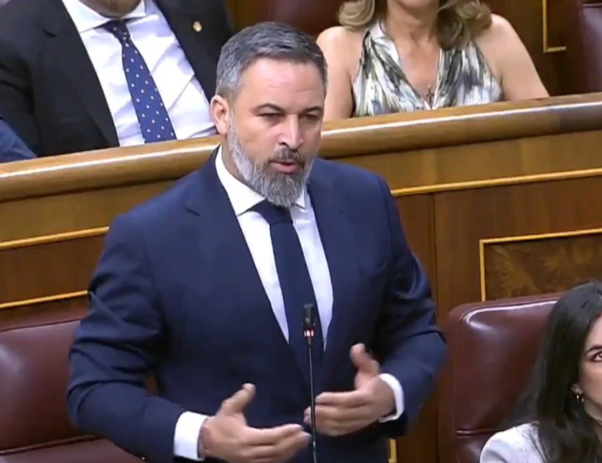Sanchez demolito in aula da Abascal: "Gara a chi ruba di più"