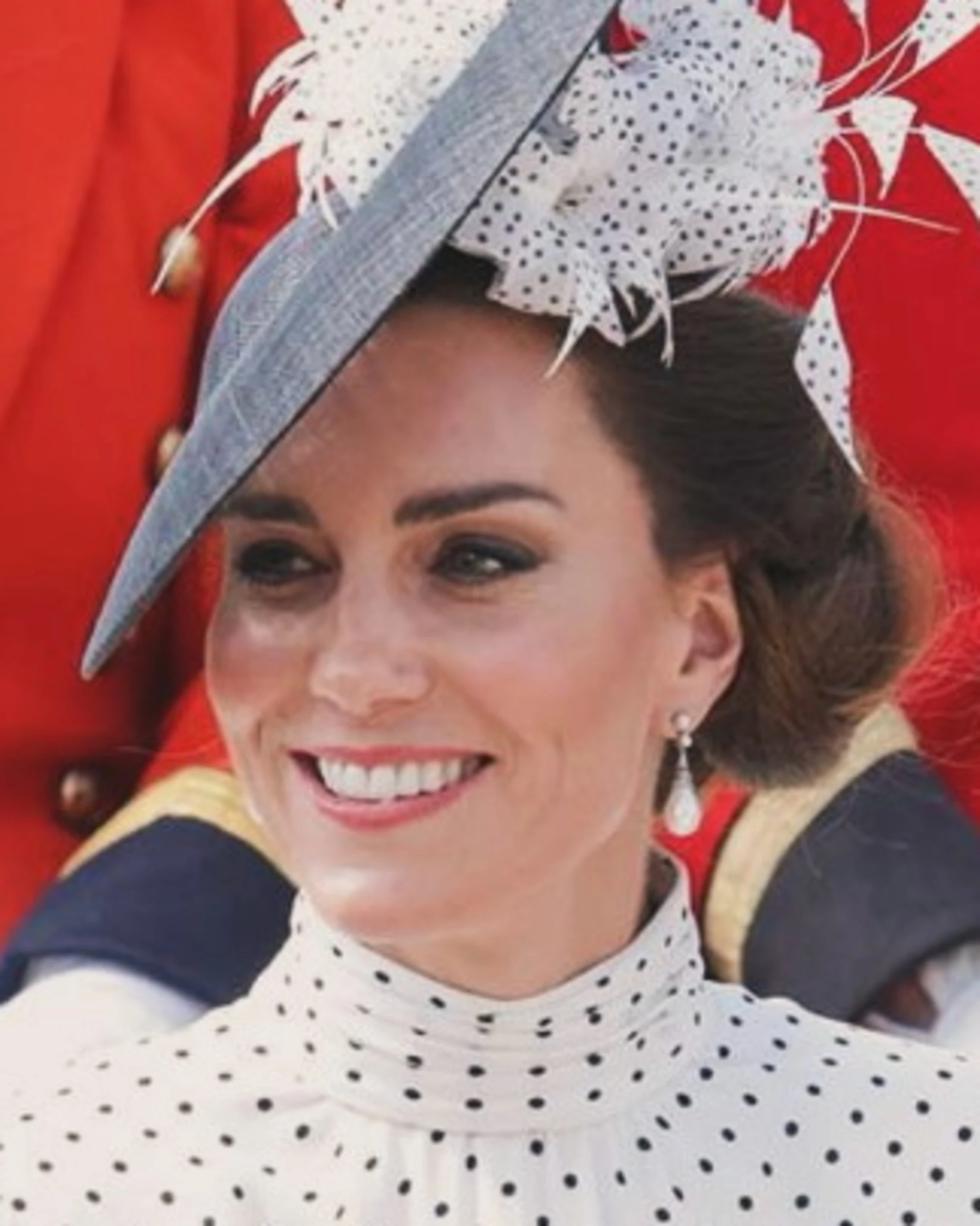 Kate Middleton, il pizzo trasparente sconvolge il Regno Unito