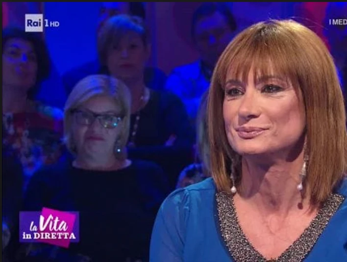 La Vita in diretta, Vladimir Luxuria e la battuta su Arisa che gela tutti: "Era molto brava con le cerette"