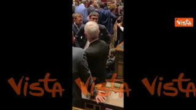 https://media.liberoquotidiano.it/FED21xMK7TGDsJ1eSMCscEDZfFIKwloBZmoaO8EFQto/width:800/quality:90/aW1hZ2VzLzIwMjUvMDkvMjQvMTI0NjIxNzgxLTE2ZDQ5MDJmLTc1NzYtNDg1Yi1hYjBhLTZmMjQzMzAzZDhlYS5qcGc.webp