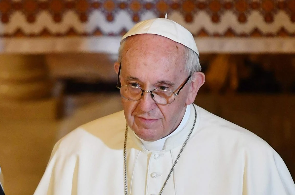 Papa Francesco, ufficiale: si arrende ai cinesi. Rivolta in Vaticano: si muove la fronda tradizionalista