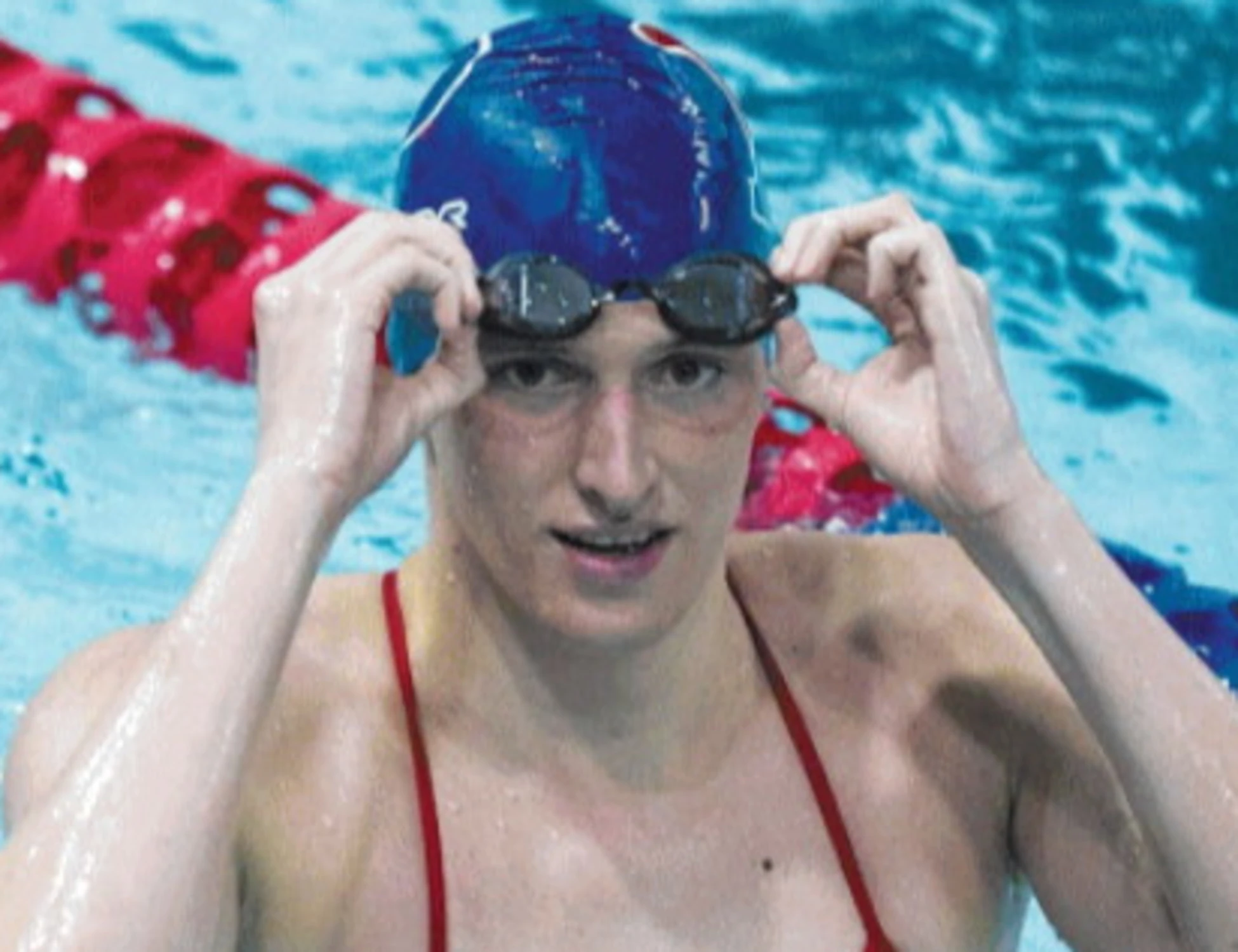 Lia Thomas, via record e premi al trans che surclassava le donne