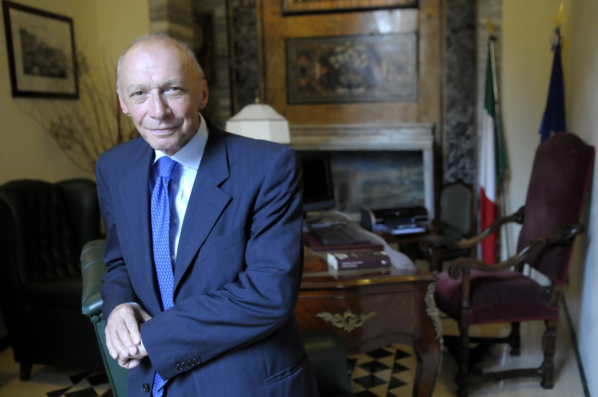 Giuseppe Conte, il "maestro" Guido Alpa da brividi: "Perché può finire come Berlusconi nel 2011"
