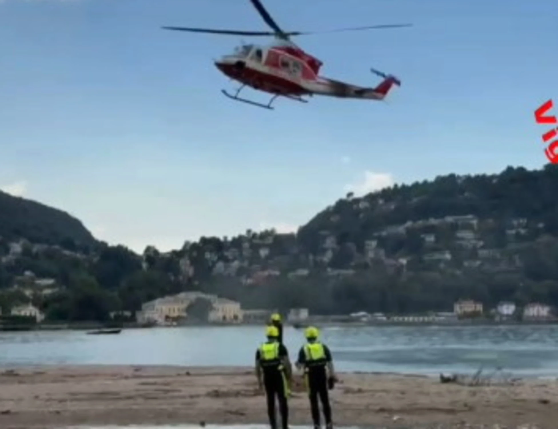 Lago di Como, bambina di 10 anni si tuffa e non riemerge