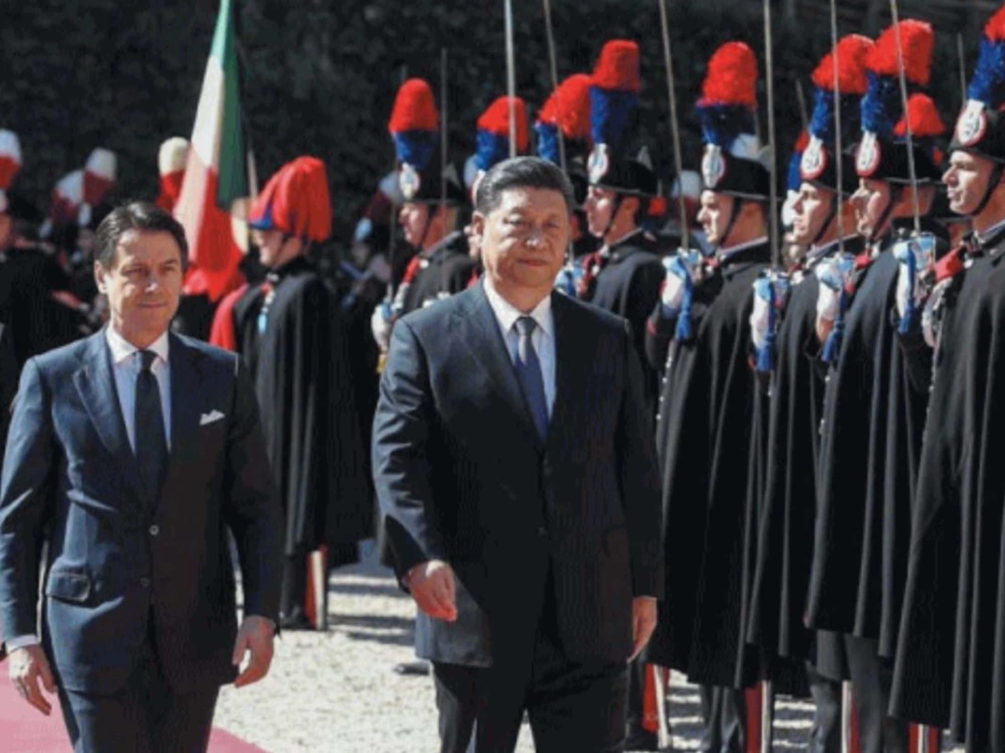 La passione dei compagni per i regimi. I tappeti rossi stesi per gli autocrati