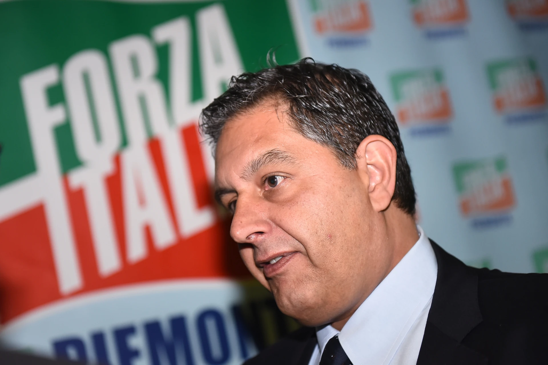 Giovanni Toti, il sondaggio riservato sul tavolo di Silvio Berlusconi: il suo partito prenderebbe l'1%