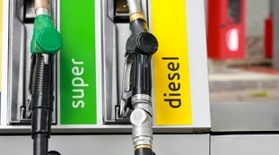 Benzina, effetto-quotazioni: ecco cosa sta accadendo ai distributori