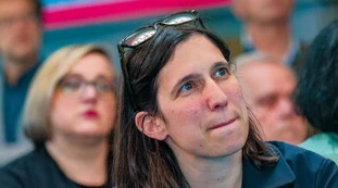 Elly Schlein, perché fugge dai giornalisti: "Non tutti..."