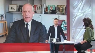 Tagadà, Peter Gomez contro Scanzi: "Vaccinato? Lui crede di essere la notizia, io sarei stato zitto. Perché apprezzo la Boschi"