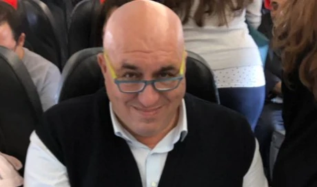 Guido Crosetto e Carlo Calenda "uniti dal caso": la foto sul treno scatena i social