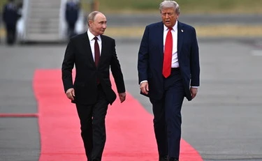 Putin e Trump, non solo Iran e Ucraina: la telefonata di 90 minuti ridisegna gli equilibri mondiali