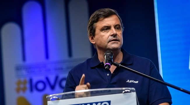 Carlo Calenda, Luigi Bisignani: "Il due di picche dato da Mara Carfagna al re dei tradimenti"