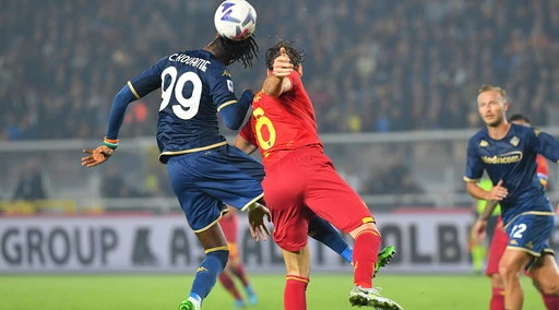 Kouamè riacciuffa Ceesay: Lecce e Fiorentina, pari con una rete a testa